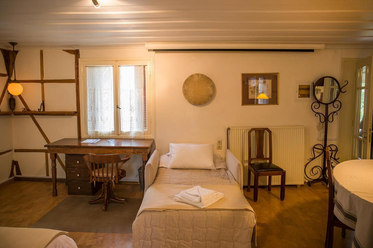 Lefkada Town Traditional House / Cozy Yard 외부 사진