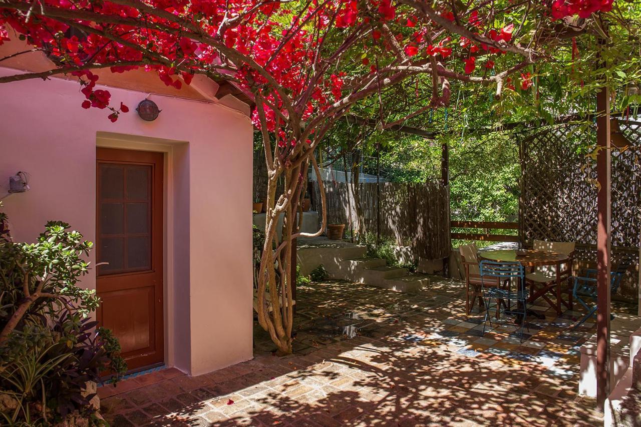 Lefkada Town Traditional House / Cozy Yard 외부 사진