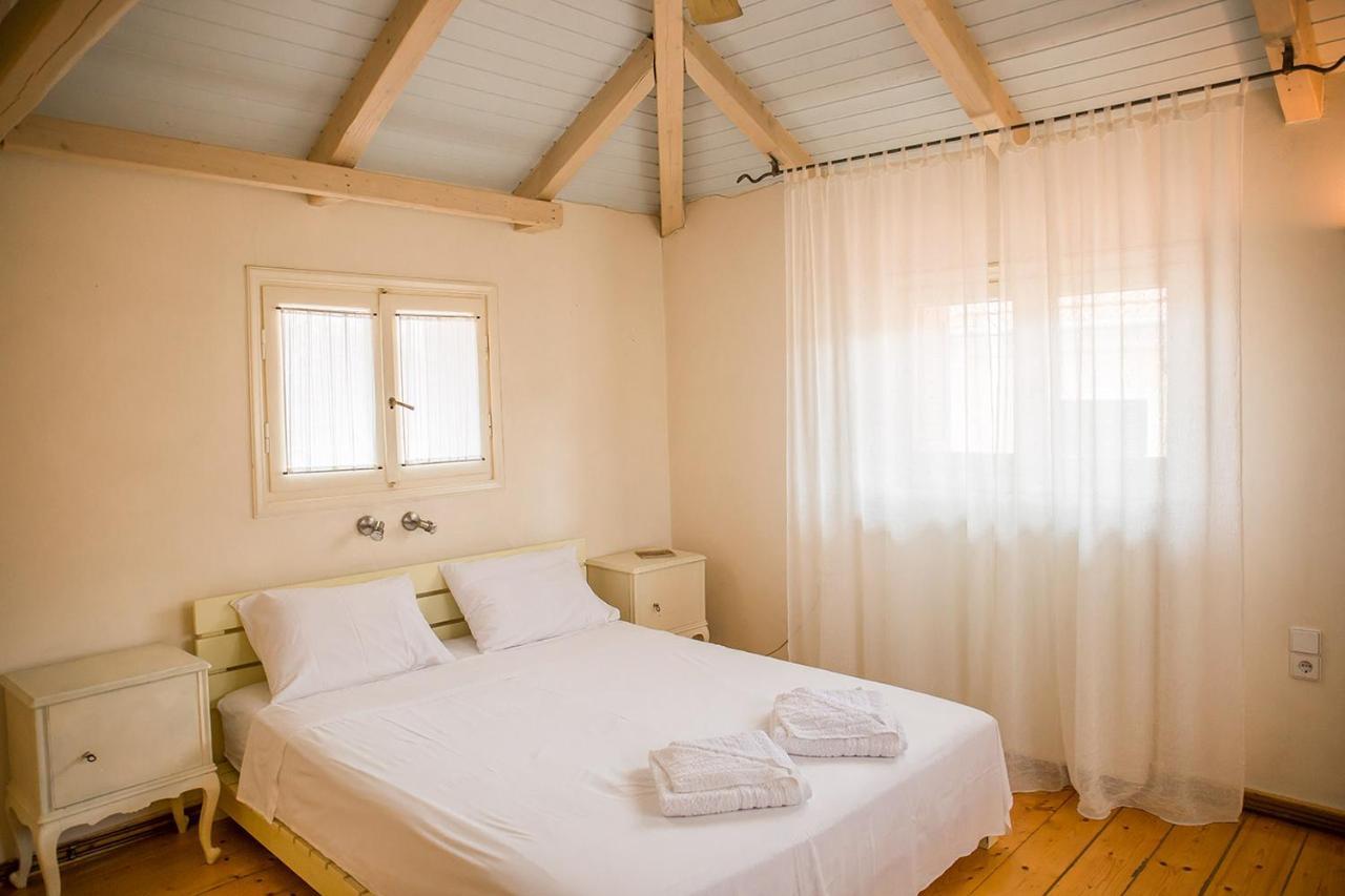 Lefkada Town Traditional House / Cozy Yard 외부 사진
