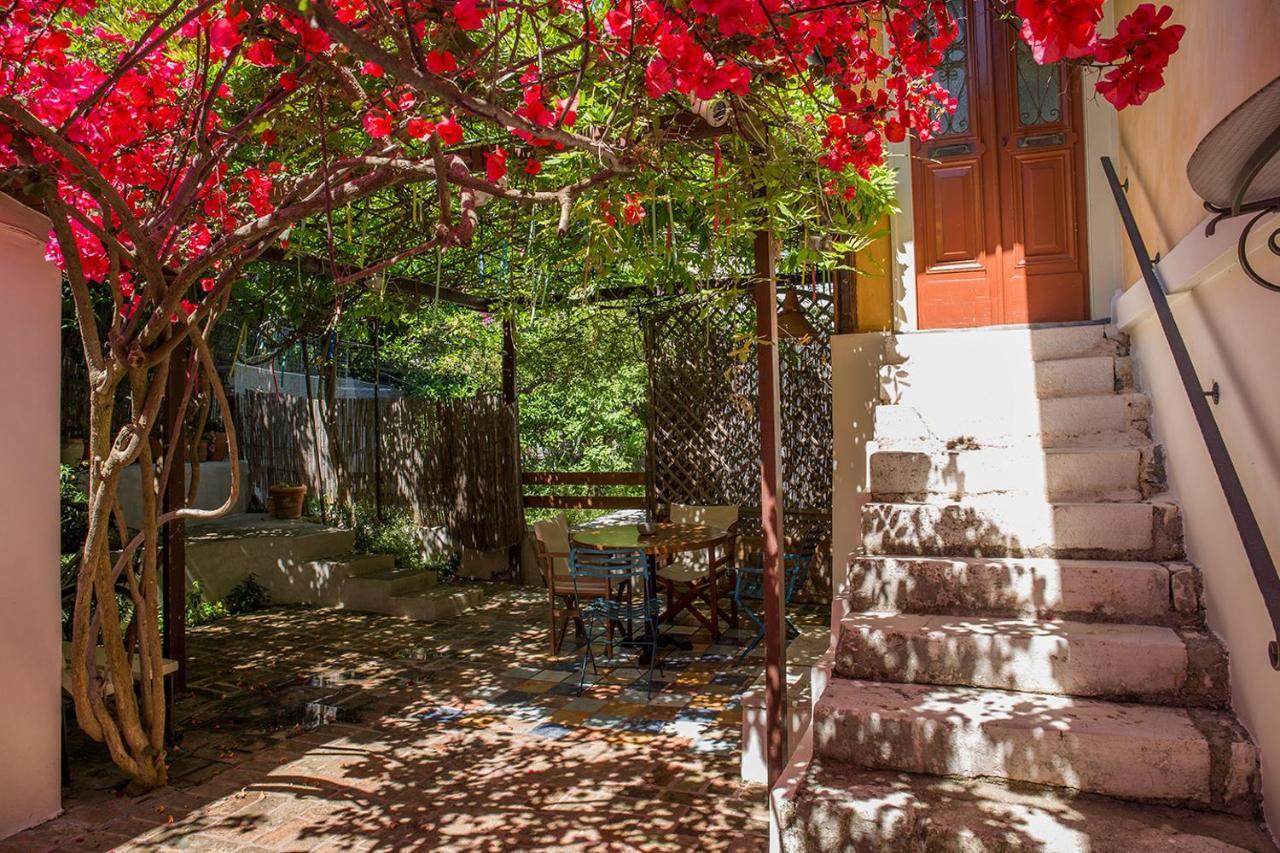Lefkada Town Traditional House / Cozy Yard 외부 사진