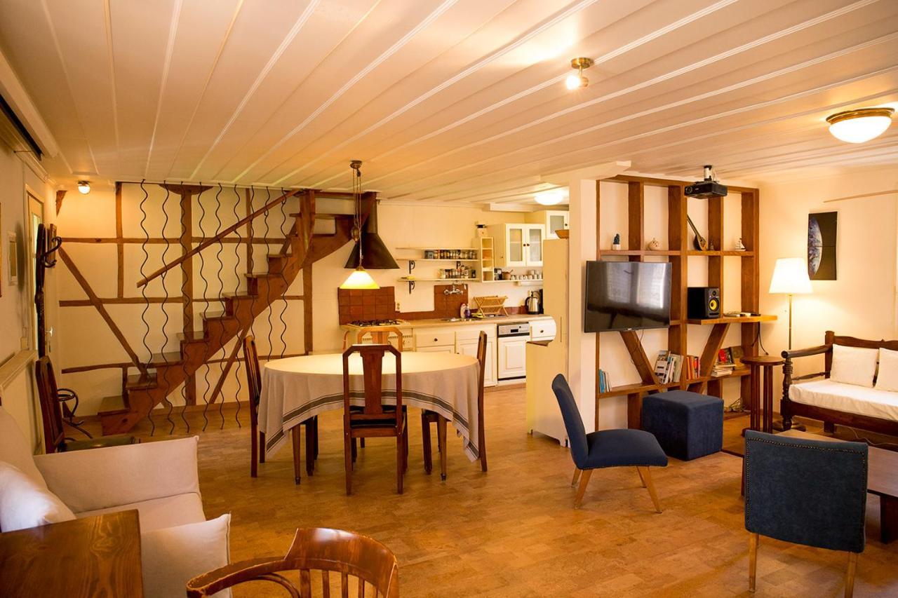Lefkada Town Traditional House / Cozy Yard 외부 사진